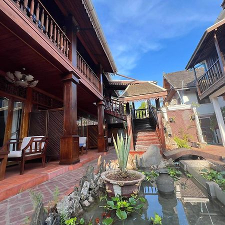 Chaluenxay Boutique Hotel ルアンパバーン エクステリア 写真