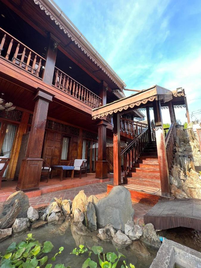Chaluenxay Boutique Hotel ルアンパバーン エクステリア 写真
