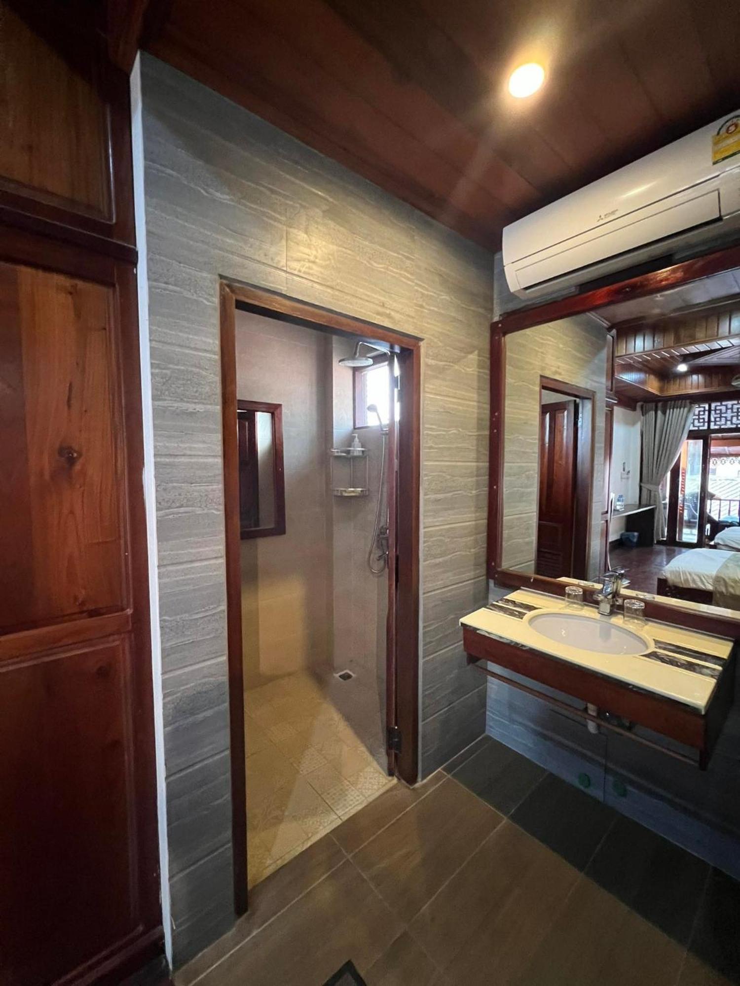 Chaluenxay Boutique Hotel ルアンパバーン エクステリア 写真