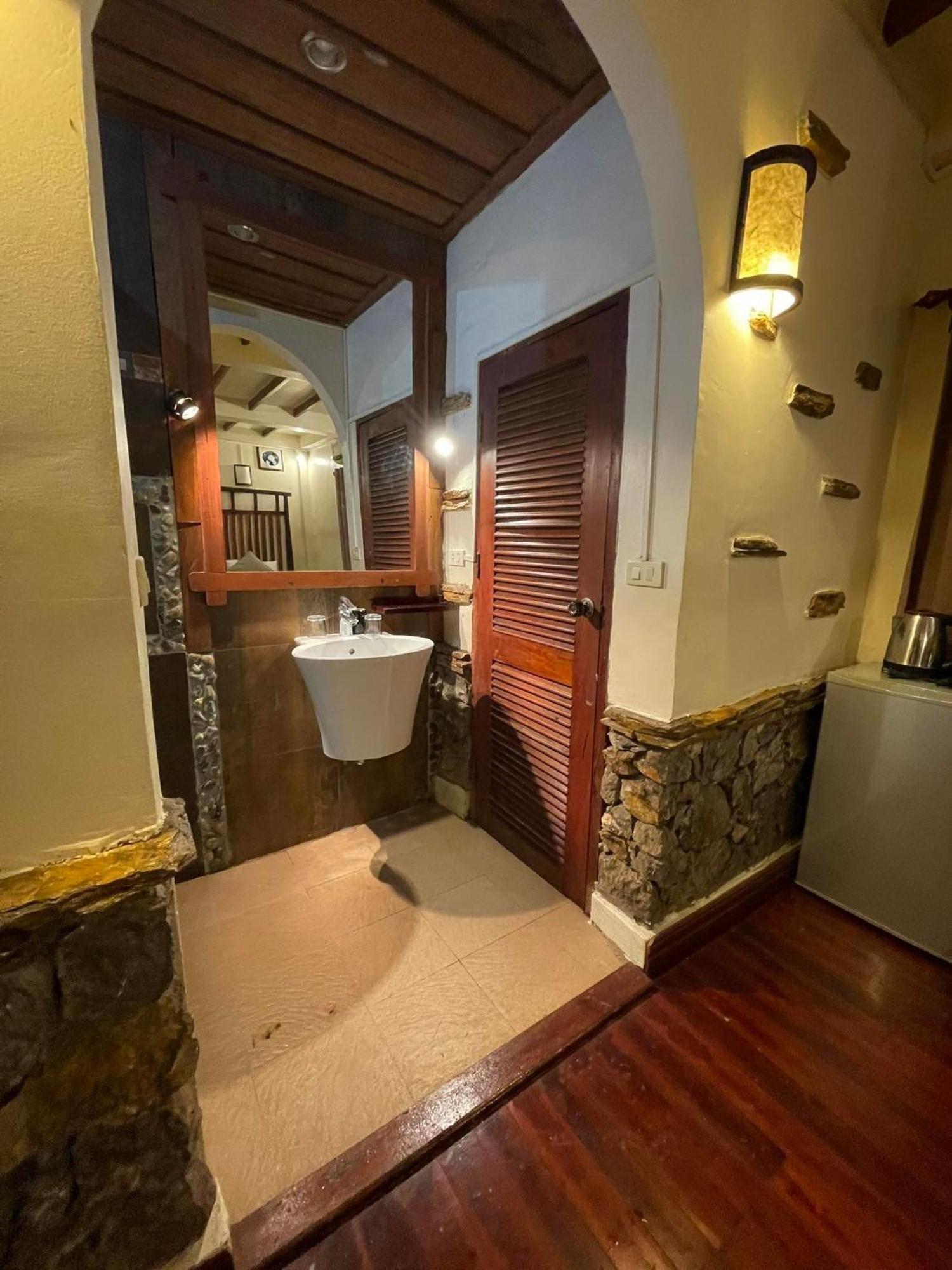 Chaluenxay Boutique Hotel ルアンパバーン エクステリア 写真